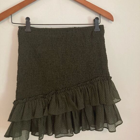 Glam Los Angeles green‎ shimmery smocked skirt - Picture 5 of 5